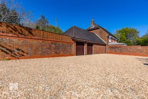 Photo 25- click for photo gallery